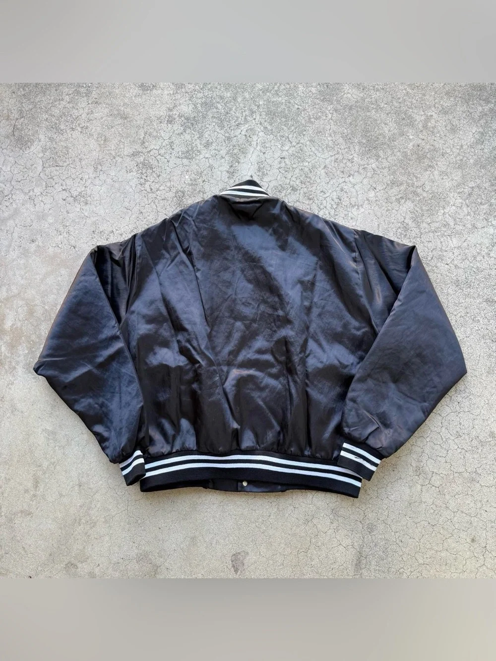 Vintage 80’s 90’s US MARINES Quilted Satin Bomber Jacket
